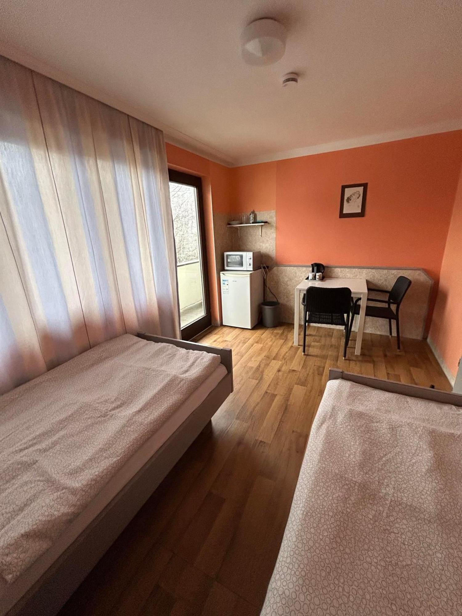 Hostel Budget Aubing Apartmenthostel Aub 162 München